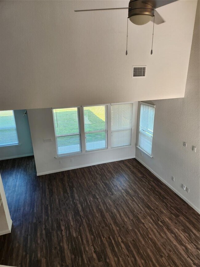 Building Photo - 1109 Warm Springs Dr