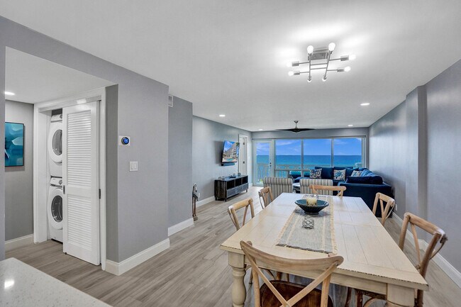 Building Photo - 1021 Hillsboro Mile