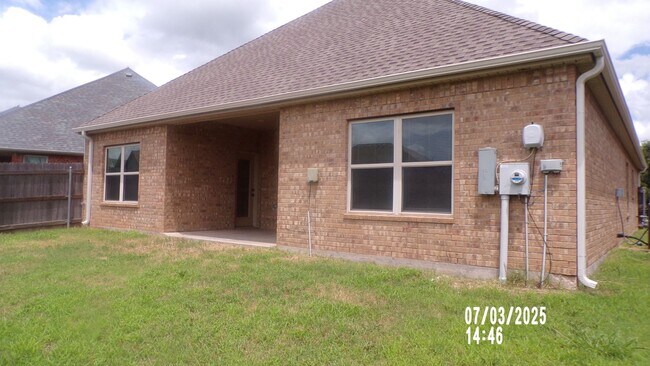 Building Photo - Fantastic home located in Eastlake Addition