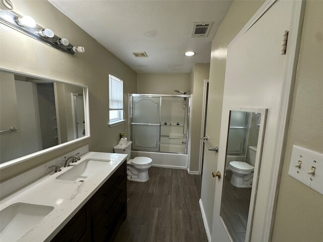 Building Photo - 6814 Cheshire Park Rd