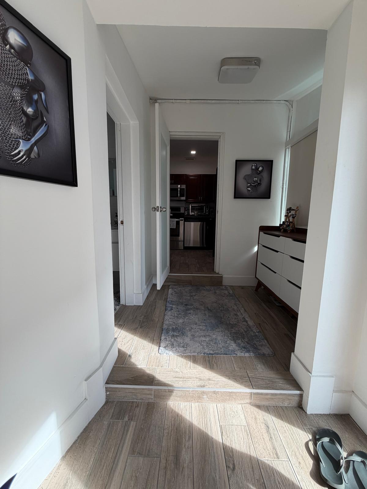 Building Photo - 1531 NE 15th Ave