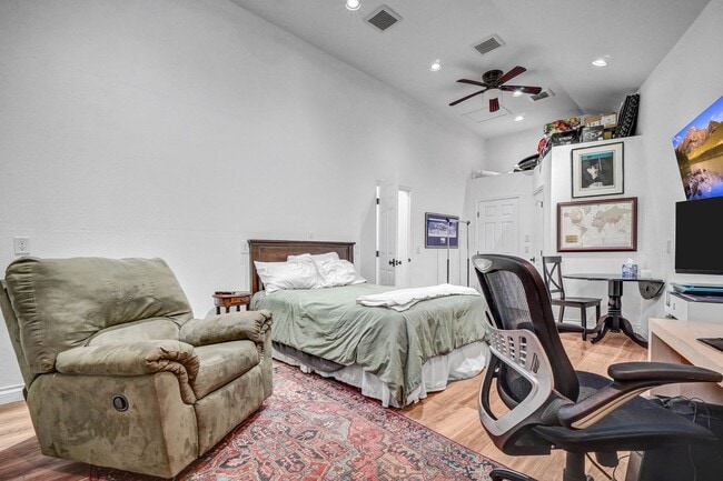 Building Photo - 14501 Wesfall Rd., Tustin CA 92780 5 BR, 3...
