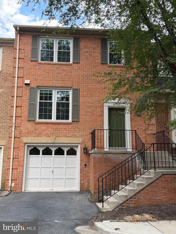 Building Photo - 10113 Galsworthy Pl