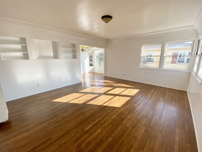 Building Photo - Midtown Ventura - Cottage Two bedroom, one bathroom