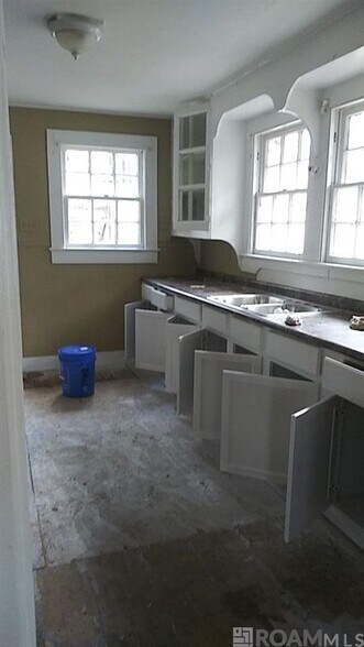 Building Photo - 3160 WYANDOTTE