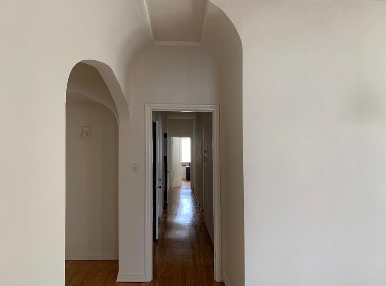Hallway to back - 418 N Gardner St