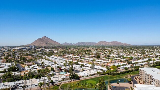 Building Photo - 7820 E Camelback Rd