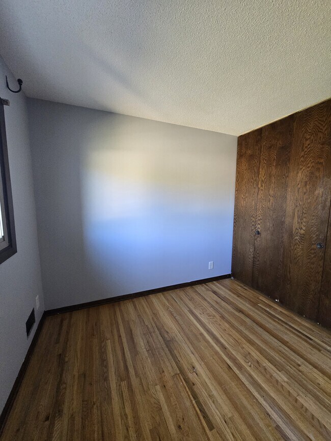 Building Photo - 1551 N Oberlin Cir