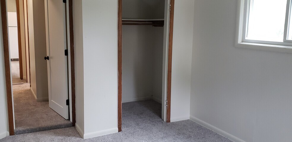 Building Photo - 116 N 2nd St