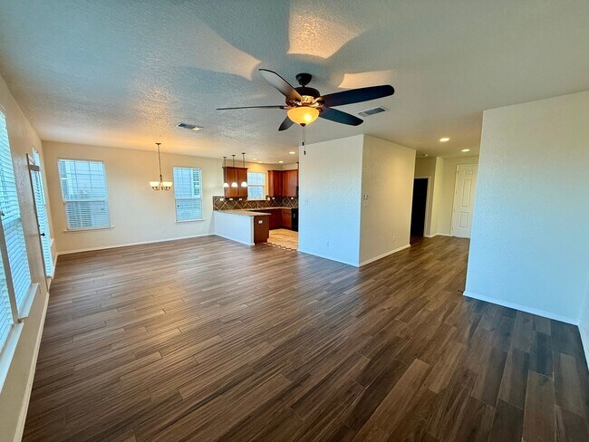 Building Photo - Beautiful 4-Bedroom, 2.5 Bathroom Home Near Seaworld!