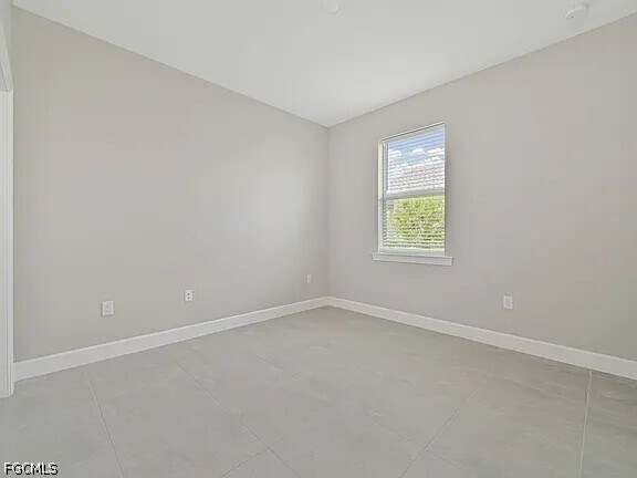 Building Photo - 42218 Edgewater Dr