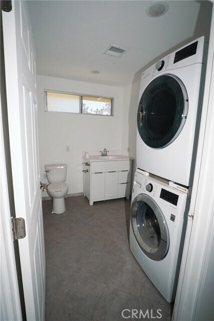 Building Photo - 33716 Hubbard Rd