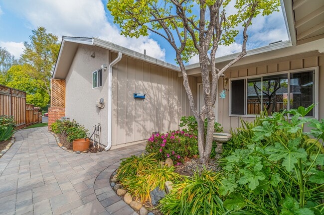 Building Photo - 661 Harvard Ave