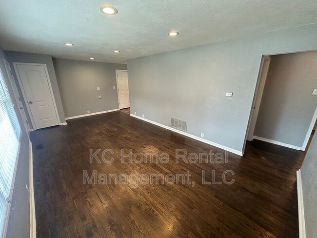 Building Photo - 10742 Blue Ridge Blvd