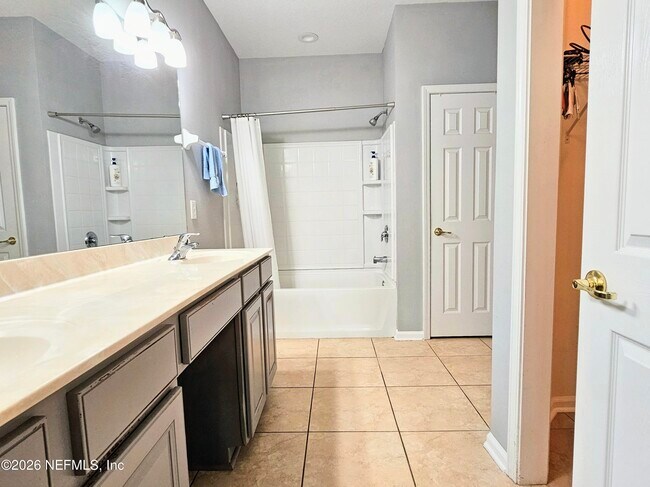Building Photo - 535 Wooded Crossing Cir