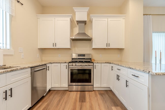 Building Photo - 409 Hideaway Ln