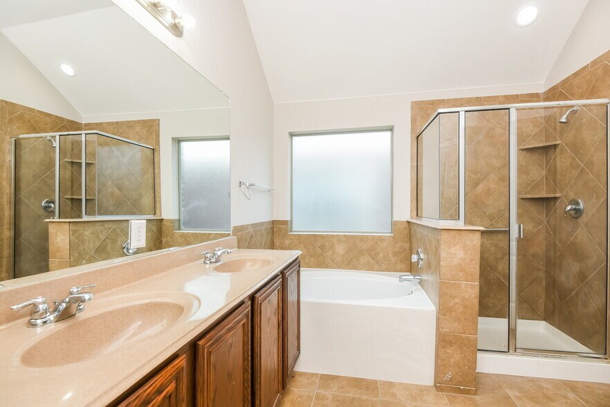 Building Photo - 6300 Chalk Hollow Dr
