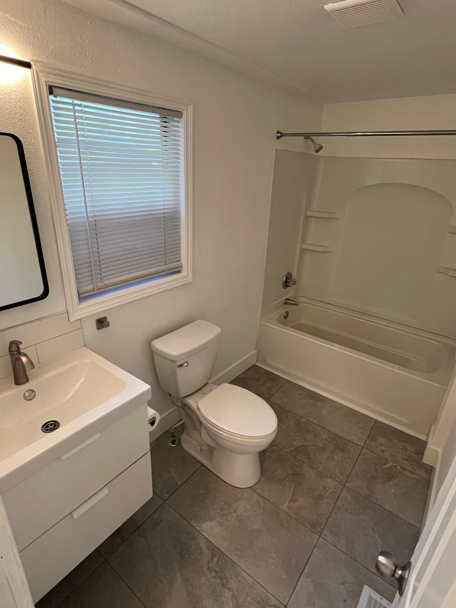 Building Photo - 70 W Muriel St