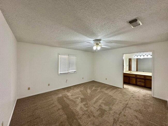 Building Photo - 510 N Gardner Ave