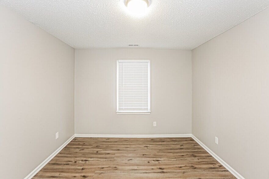 Building Photo - 137 Chere Helen Dr