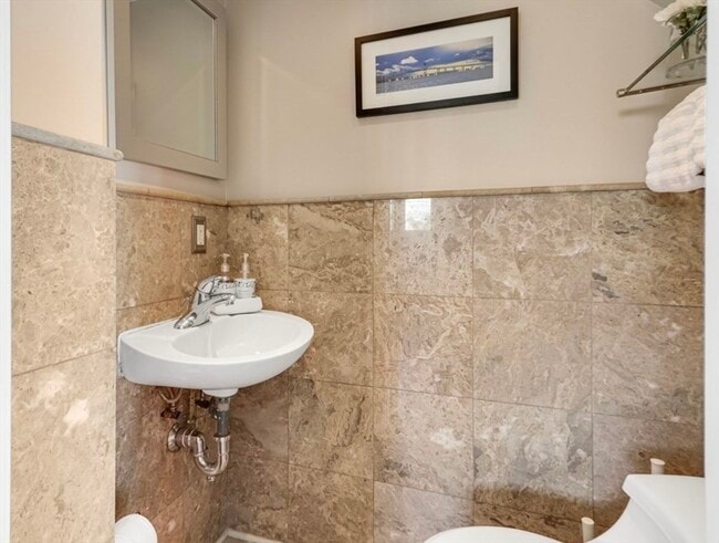 Building Photo - 166 Quincy Shore Dr