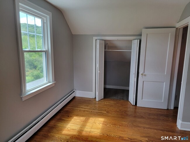 Building Photo - 405 Wolcott Rd
