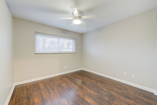 Building Photo - Heartwoods Manor