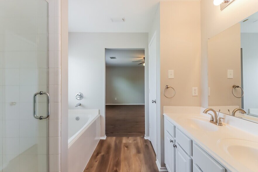 Building Photo - 7626 Village Mill Ln