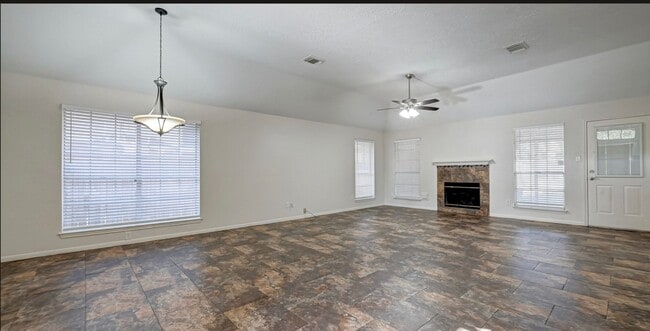 Building Photo - 9803 Knights Dr