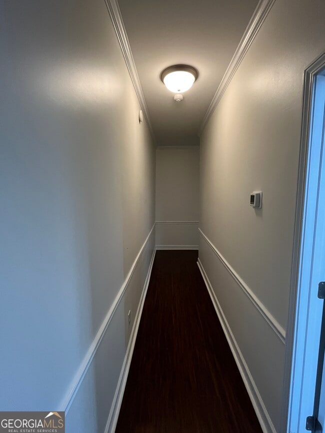 Building Photo - 65 E Main St