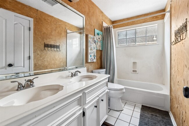 Building Photo - 2112 Shadow Bay Cir