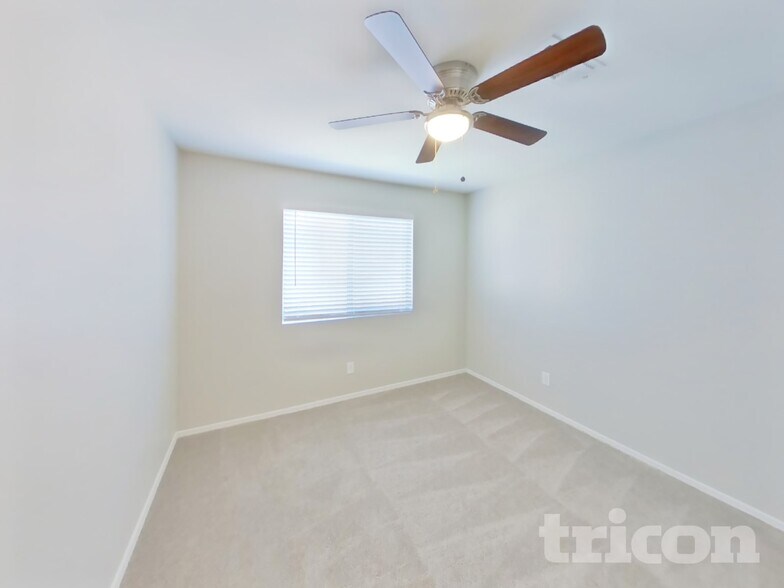 Building Photo - 10625 W Monte Vista Rd