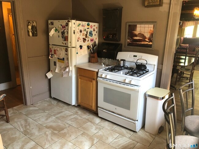 Building Photo - 317 Garden St