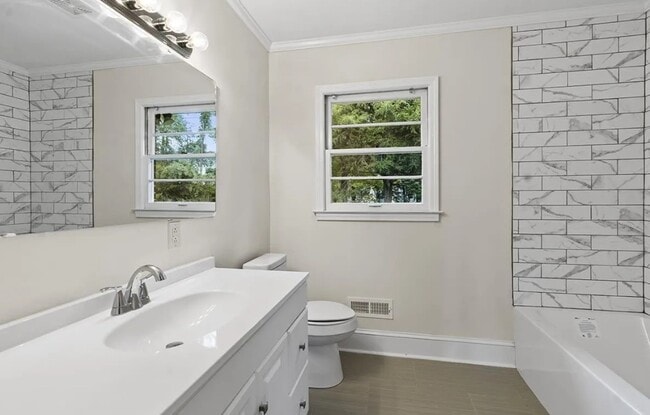 Building Photo - 1516 Montague Ave