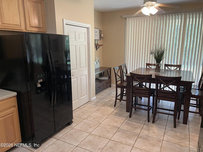 Building Photo - 2543 Willow Creek Dr