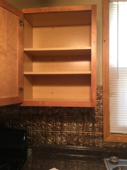 Primary Photo - 615 Court St