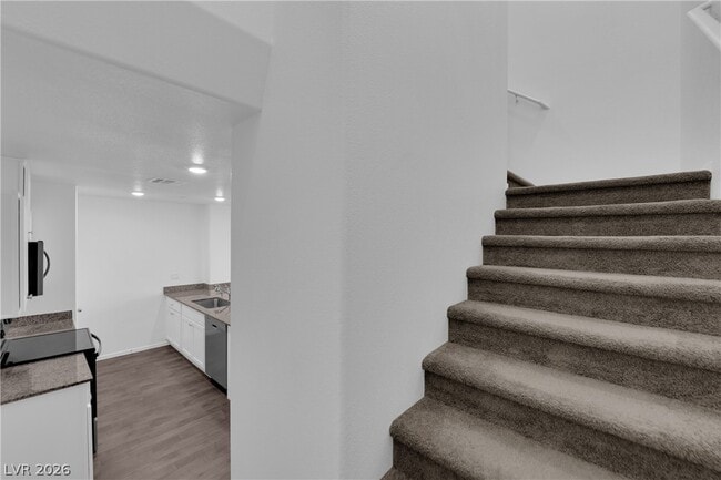 Building Photo - 1114 Scarlet Sparrow St