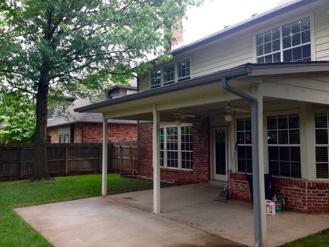 Building Photo - Gorgeous Home in Jenks Schools!