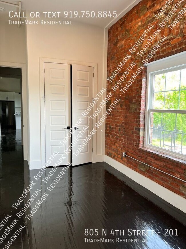 Building Photo - 805 N 4th St