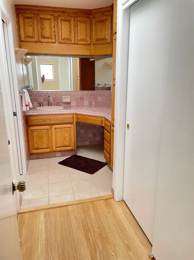 Building Photo - Beautiful Golden Gate Heights 5 Bed/3.5 Bath Home w/Amazing Views