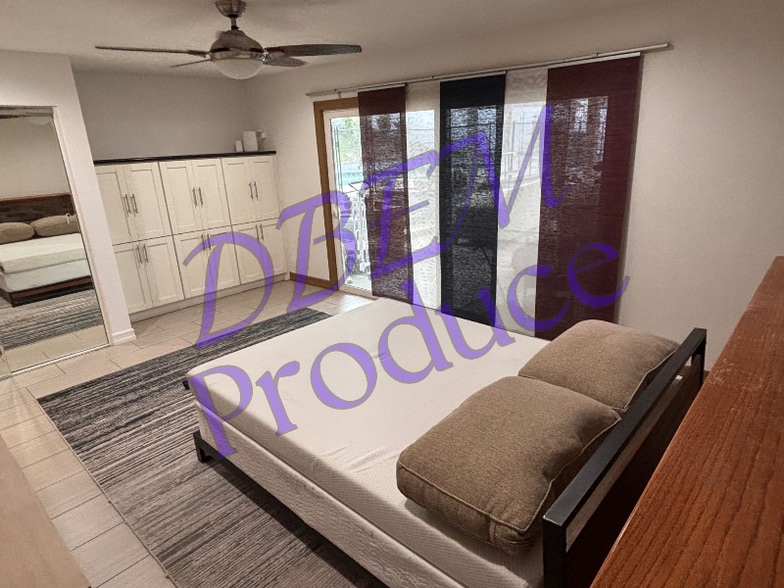 Building Photo - 805 Golden Prados Dr