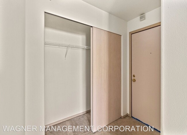 Building Photo - 801 23rd Ave S