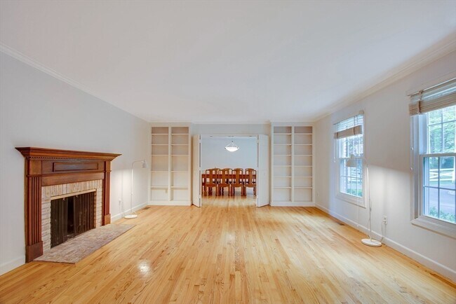Building Photo - 107 Farm St
