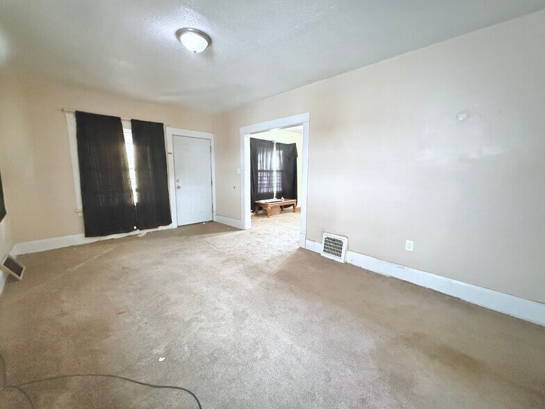 Building Photo - 2747 Rush Blvd