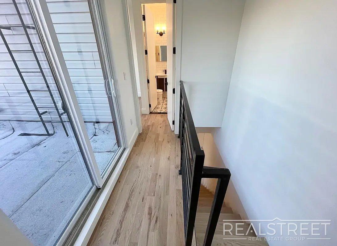 Building Photo - Brand New 3BR/2BA Duplex with Private Roof Terrace | Sunlit & Pet-Friendly