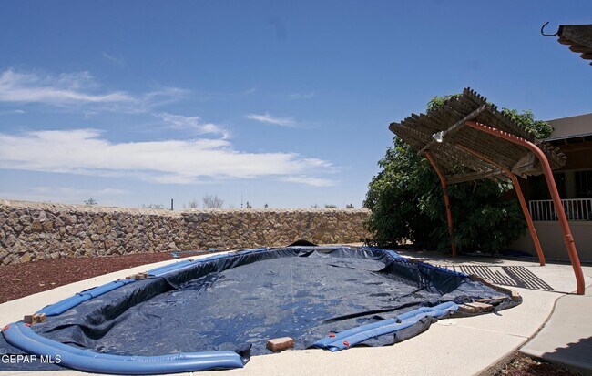 Building Photo - 9401 Pavo Ln
