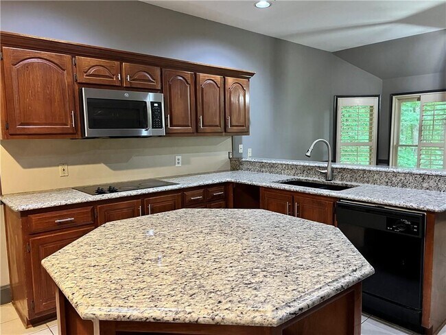 Building Photo - 5035 Hamptons Club Dr