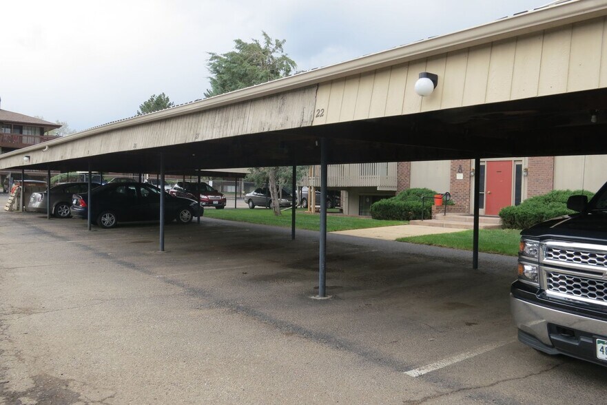 Primary Photo - 600 Manhattan Dr