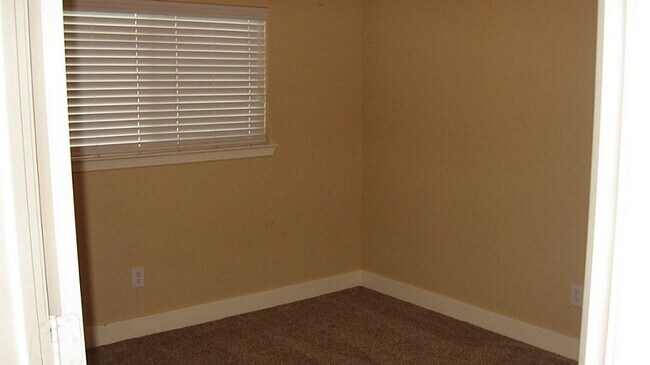 Building Photo - 7627 Fallen Leaf