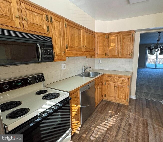 Building Photo - 802 Seminole Gardens